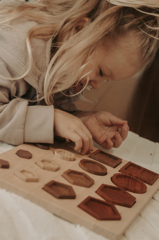 Shape sorting puzzle