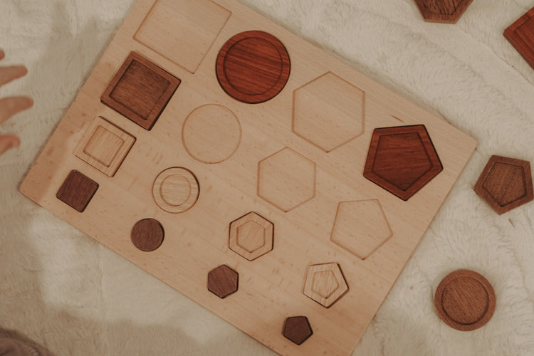 Shape sorting puzzle