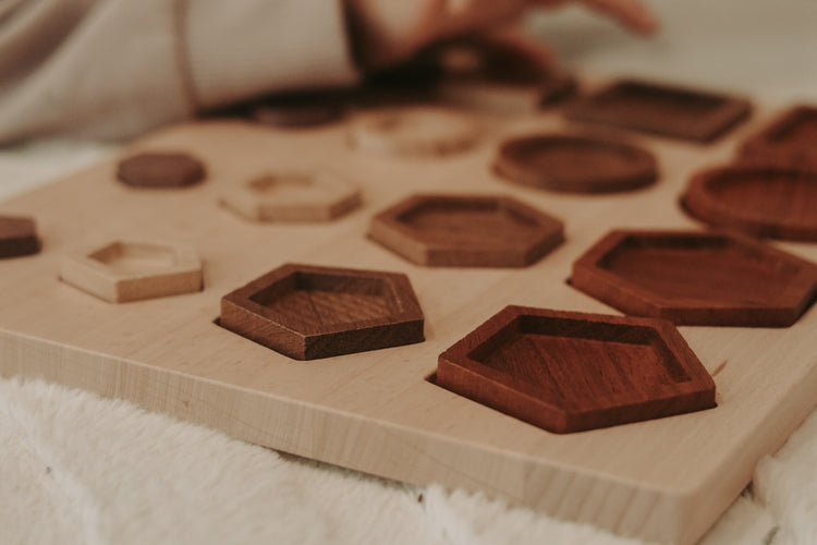 Shape sorting puzzle