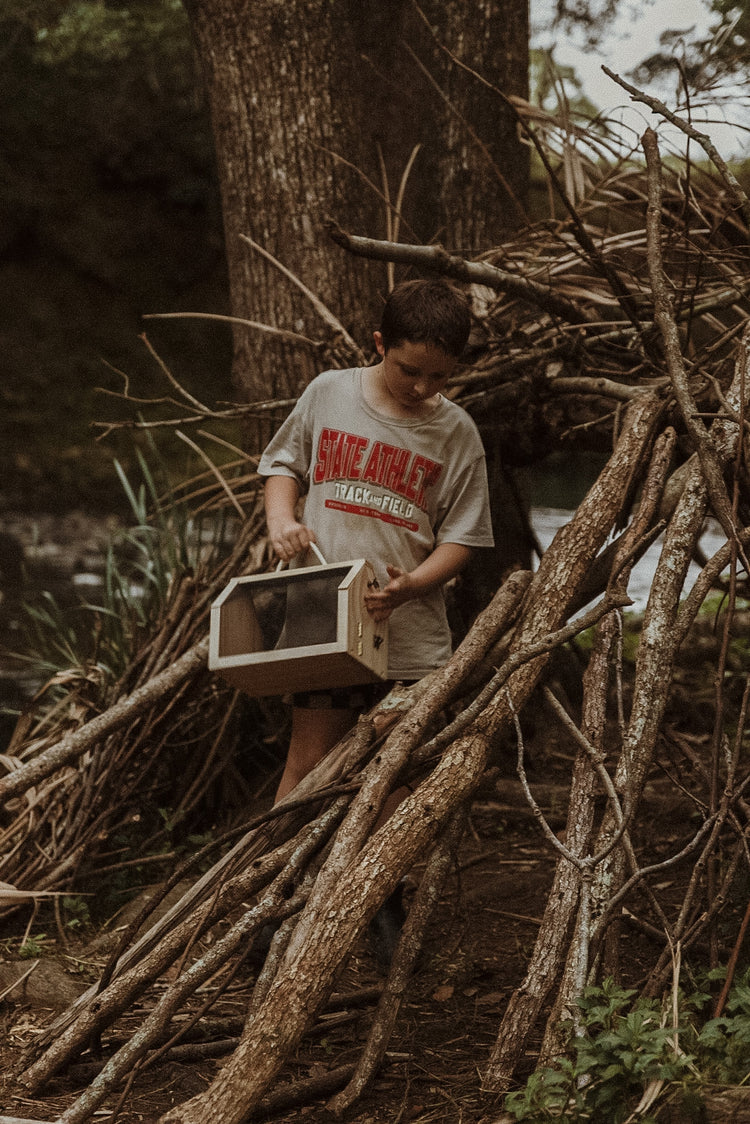 Bug keeper