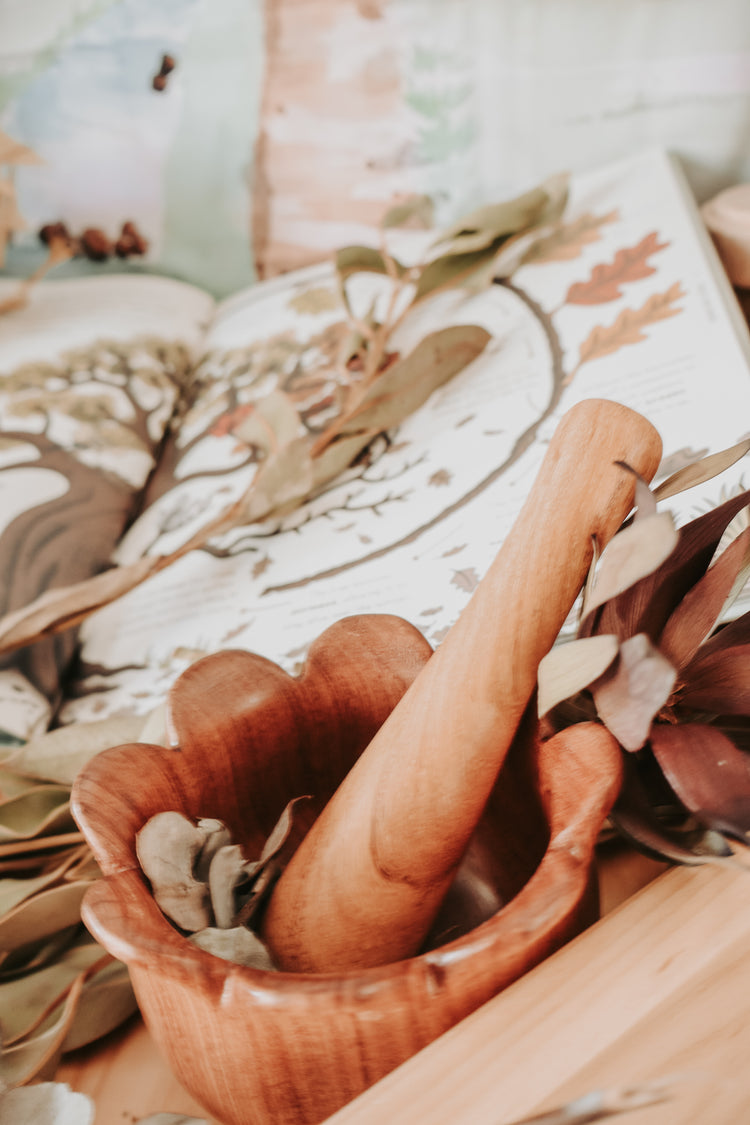 Petal and pestle