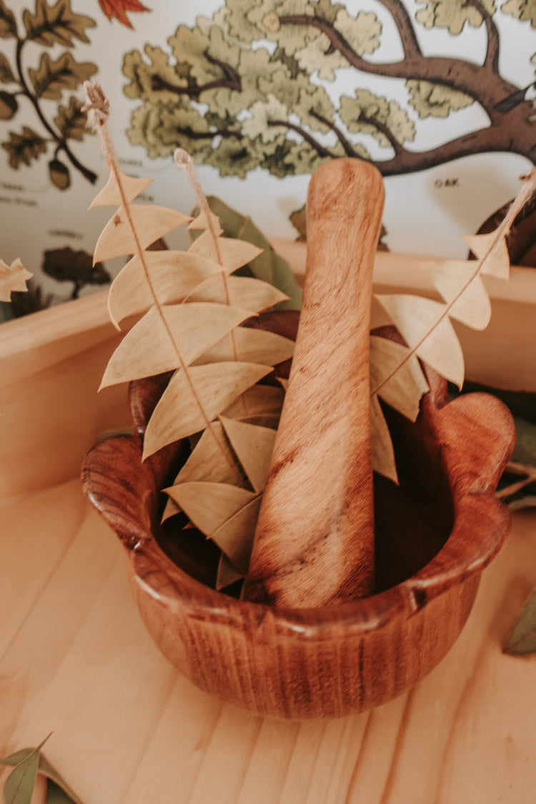 Petal and pestle