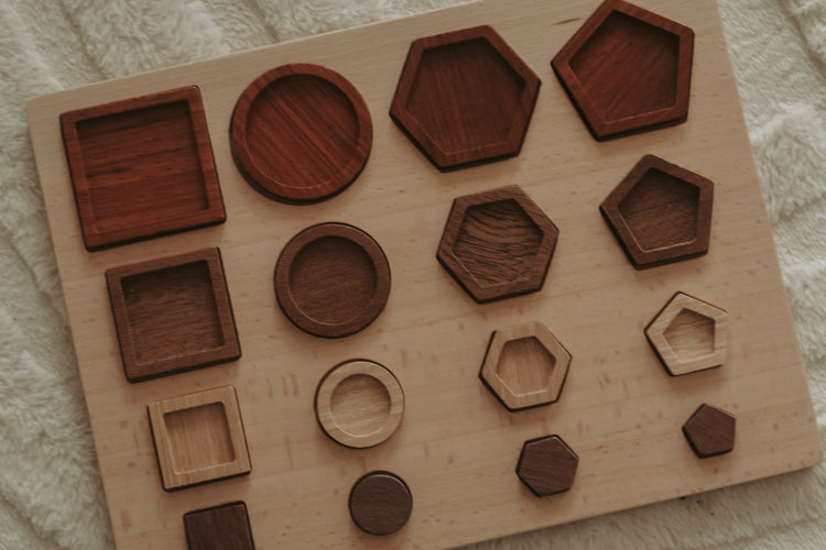Shape sorting puzzle