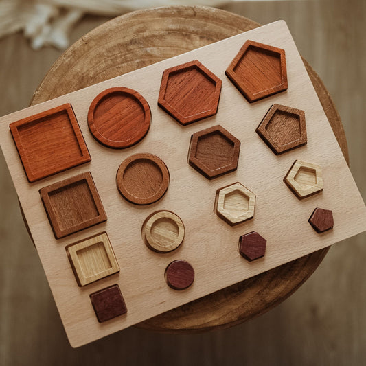 Shape sorting puzzle