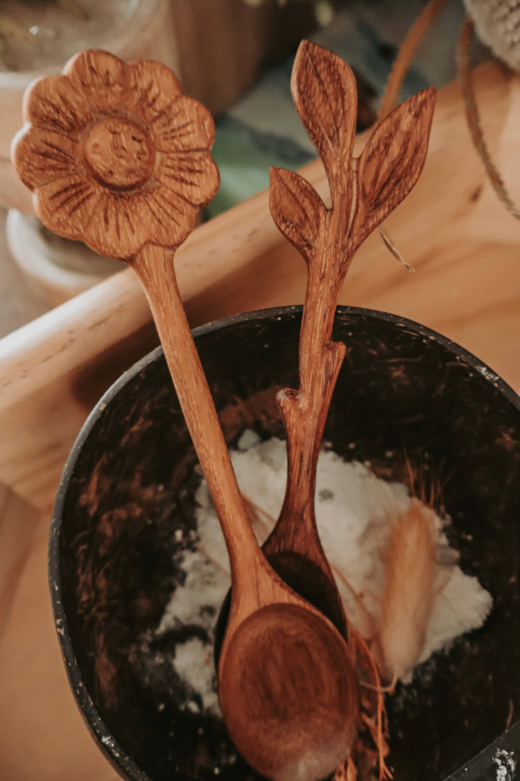 Daisy bloom spoon