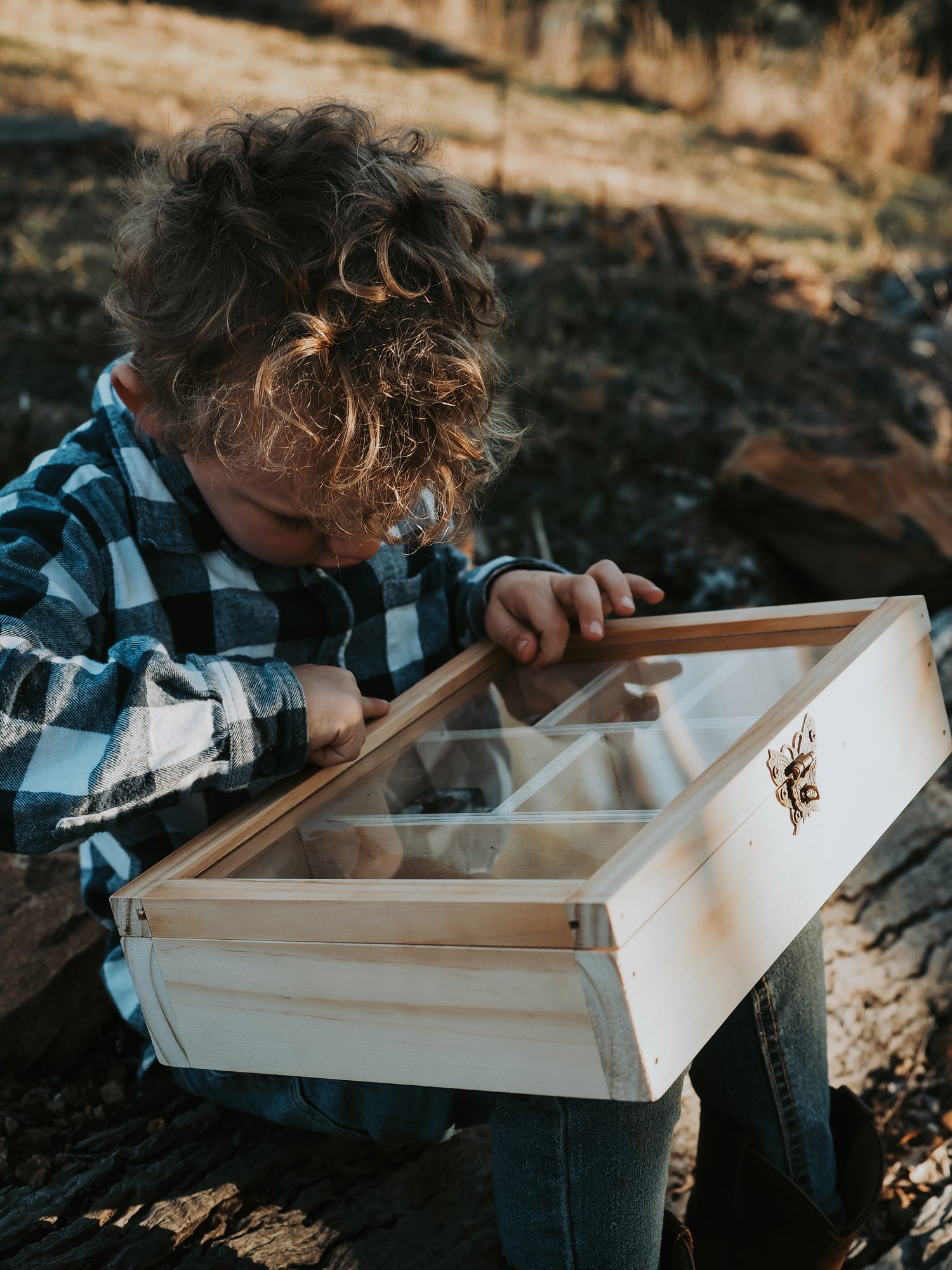 children who love to explore and discover 